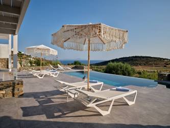 Luxury holiday rentals Paros